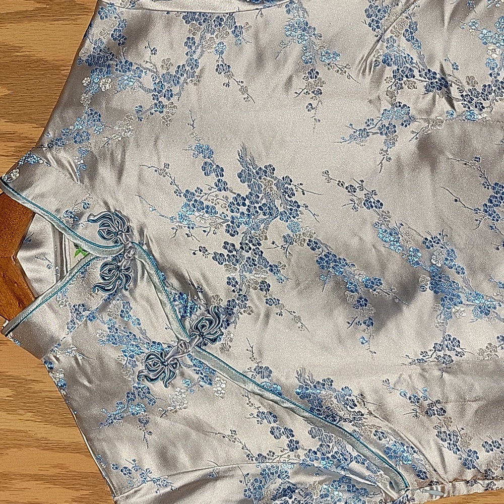 Elegant Blue Floral Cheongsam Dress - Picture 2 of 5